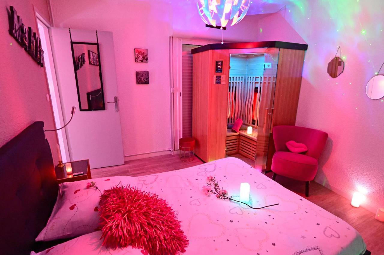 Luxe Sauna Privatif Et Grand Bain Jacuzzi A Deux A Biscarosse Plage Pour Nuit Romantique Avec Decoration Led Et Bougies Biscarrosse Zewnętrze zdjęcie